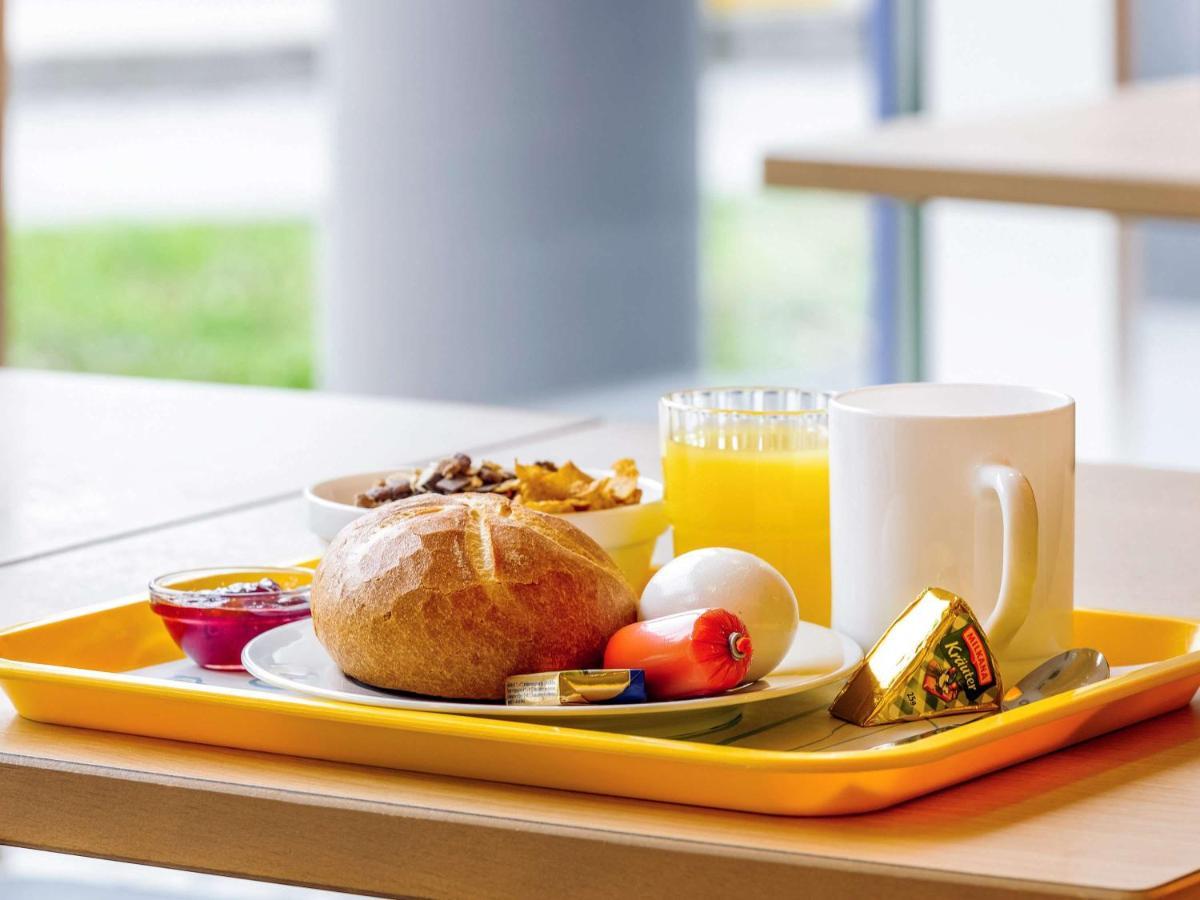 Ibis Budget Newport Bagian luar foto