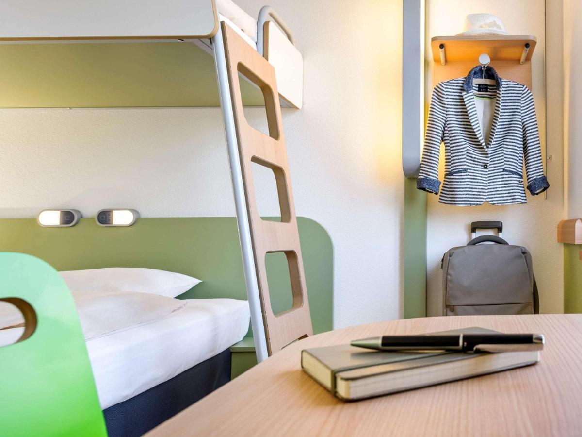 Ibis Budget Newport Bagian luar foto
