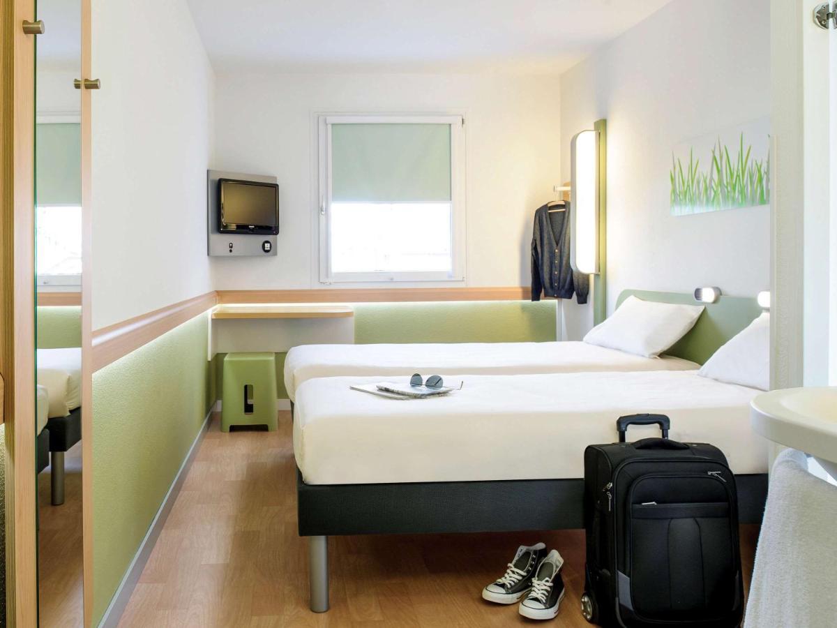 Ibis Budget Newport Bagian luar foto