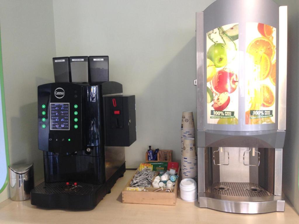 Ibis Budget Newport Bagian luar foto