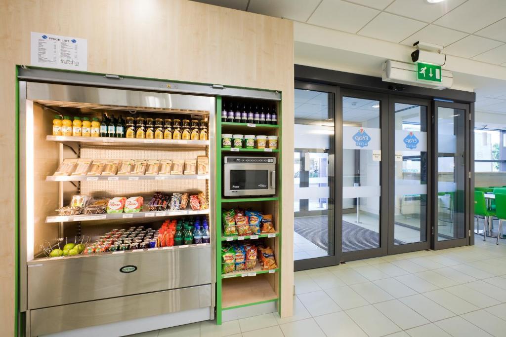 Ibis Budget Newport Bagian luar foto